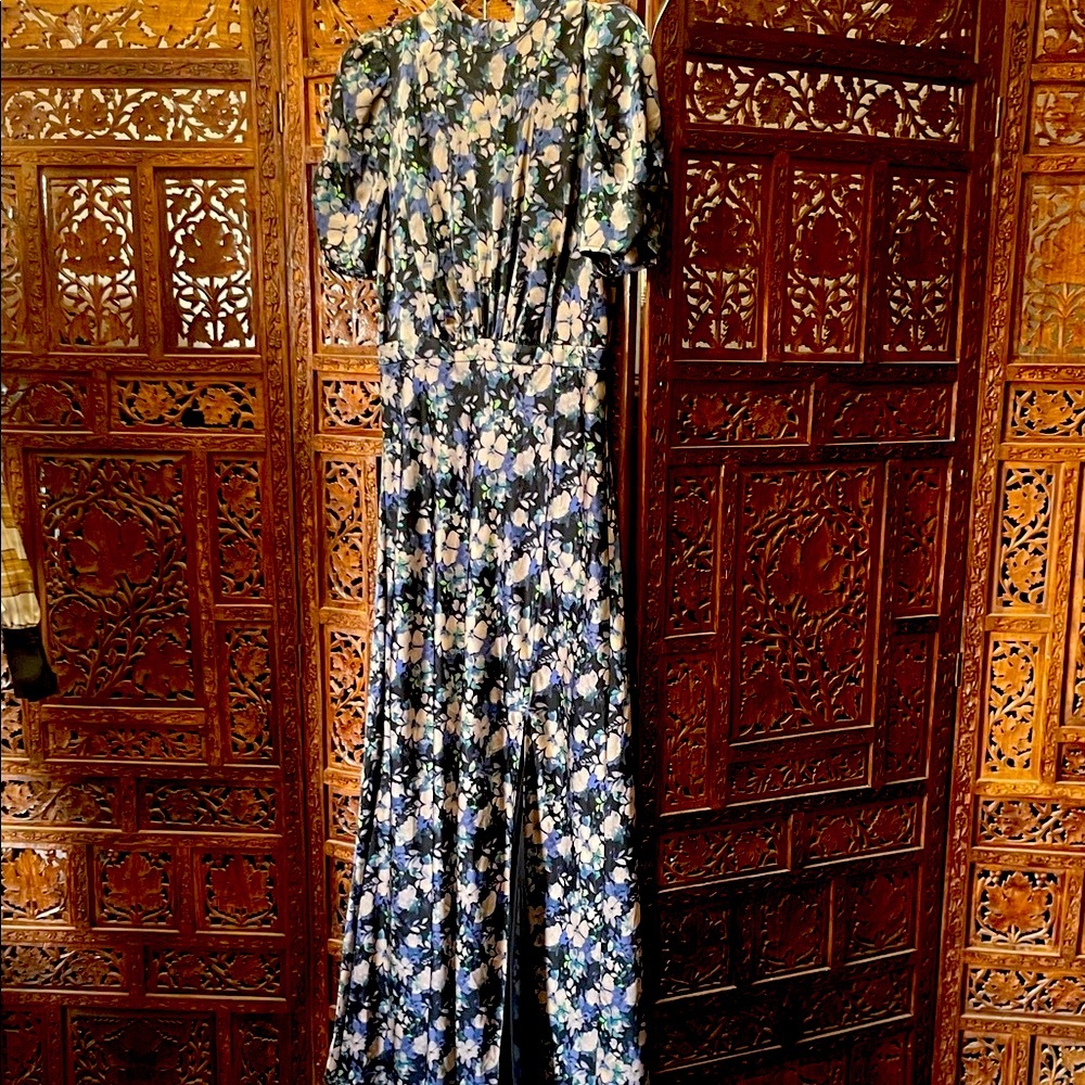 Elegant Floral Maxi Dress in Blue and White